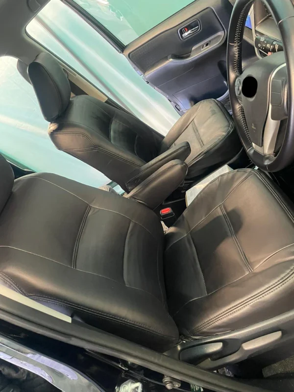 TOYOTA VOXY 7 SEATER 2010-2015 - Image 2