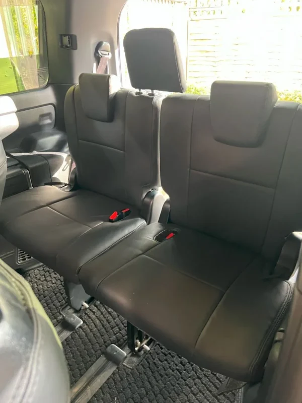 TOYOTA VOXY 7 SEATER 2010-2015 - Image 4